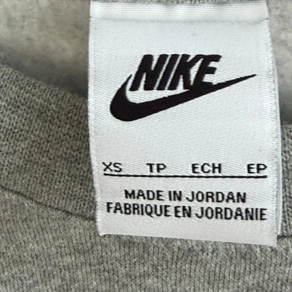 Nike finish neck